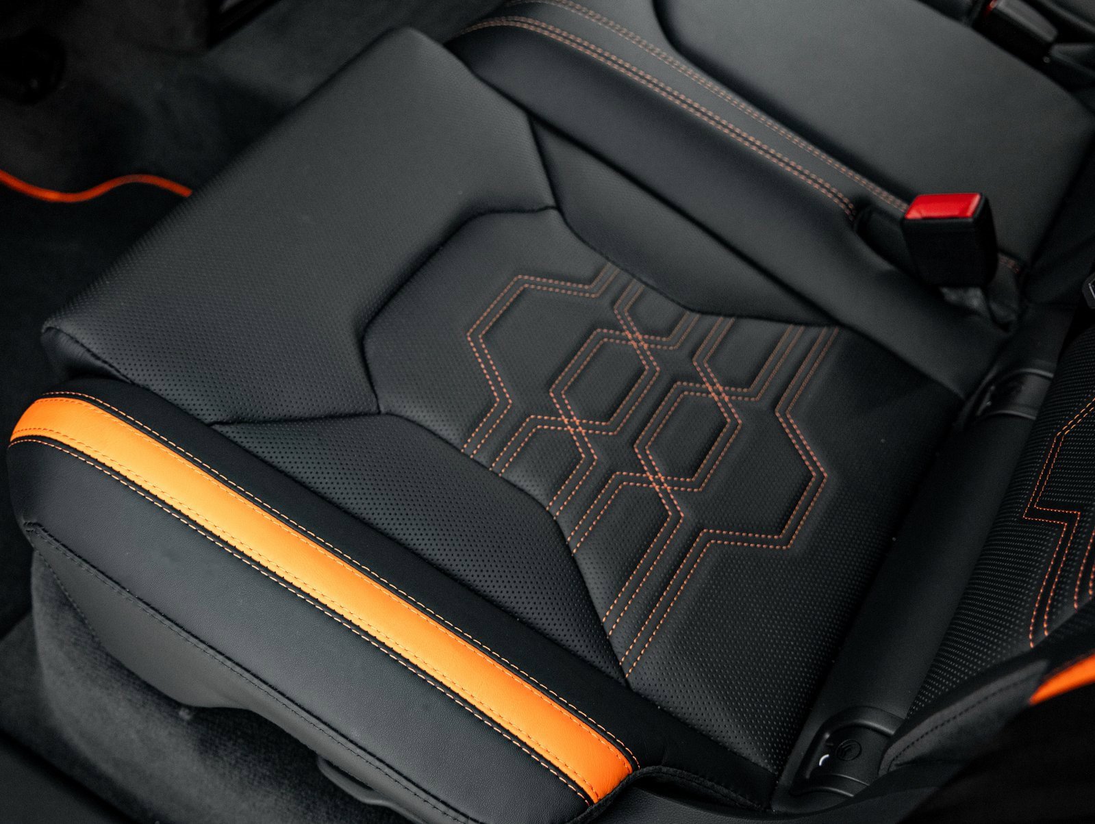 Used 2025 Lamborghini Urus SE image 35