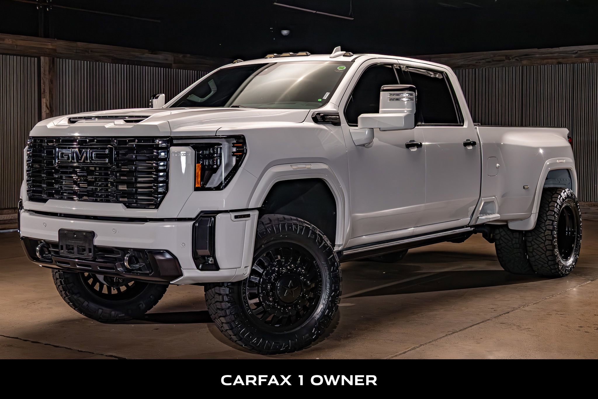 Used 2024 GMC Sierra 3500 Denali Ultimate AWD/4WD image 5