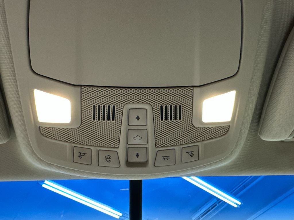 Used 2017 Lincoln MKZ Reserve FWD image 32