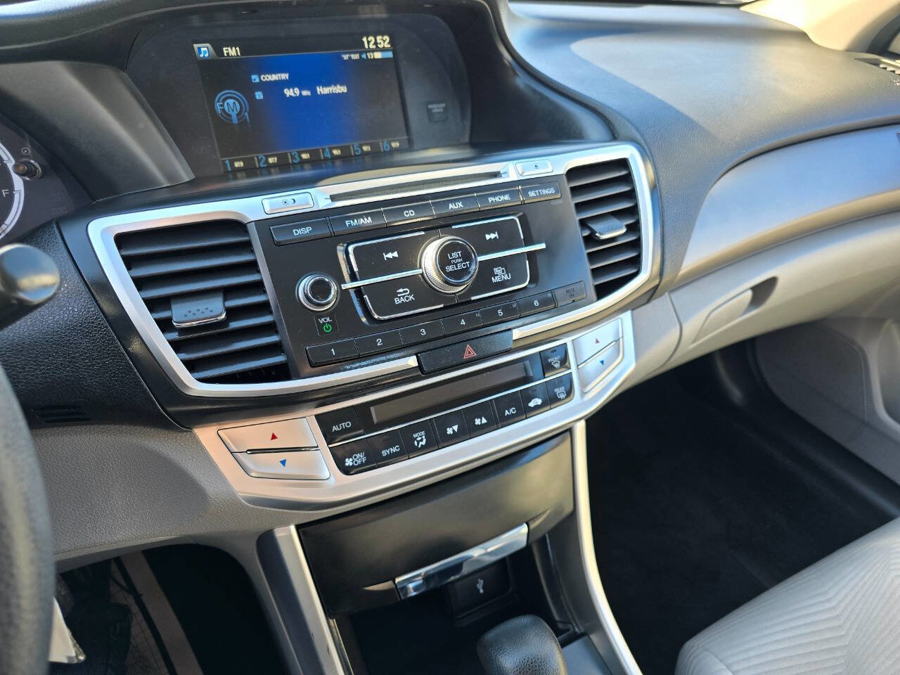 Used 2014 Honda Accord LX image 14