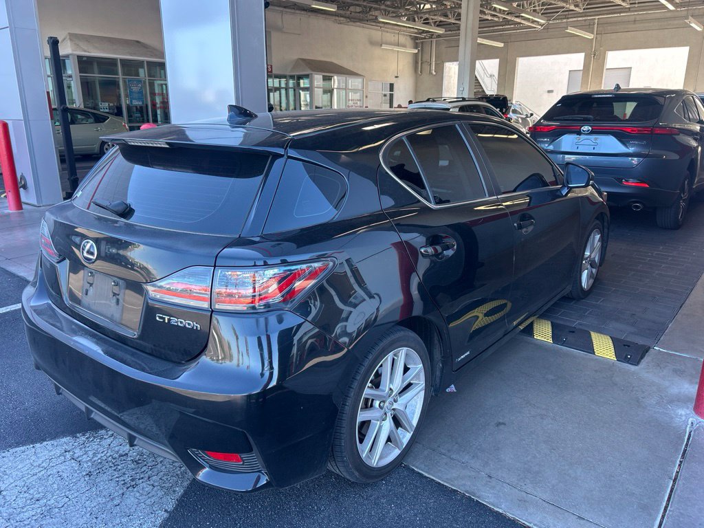 Used 2017 Lexus CT 200h w/ Navigation System Package FWD image 3