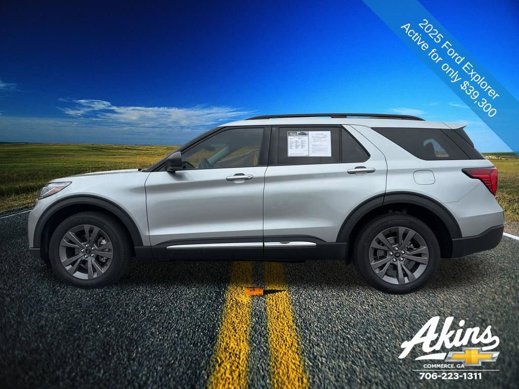 Used 2025 Ford Explorer Active w/ Active Comfort Package image 11