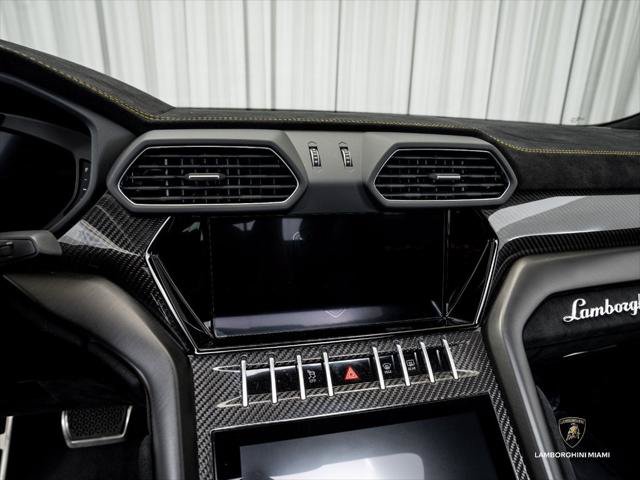 Used 2024 Lamborghini Urus Performante AWD/4WD image 32