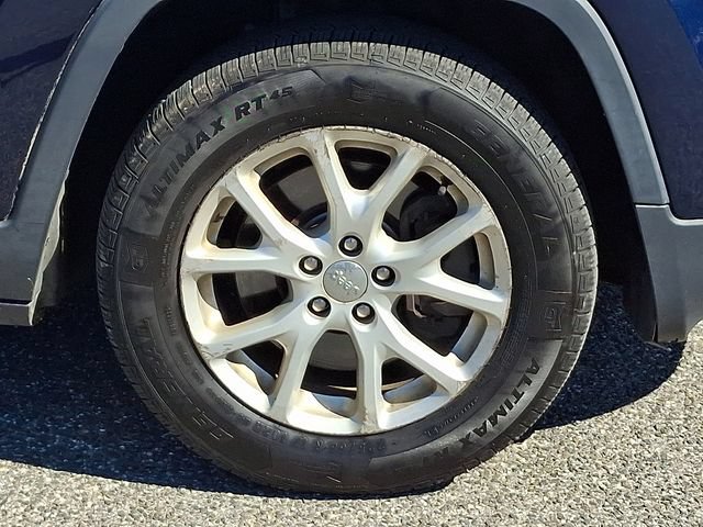 Used 2016 Jeep Cherokee Sport AWD/4WD image 28