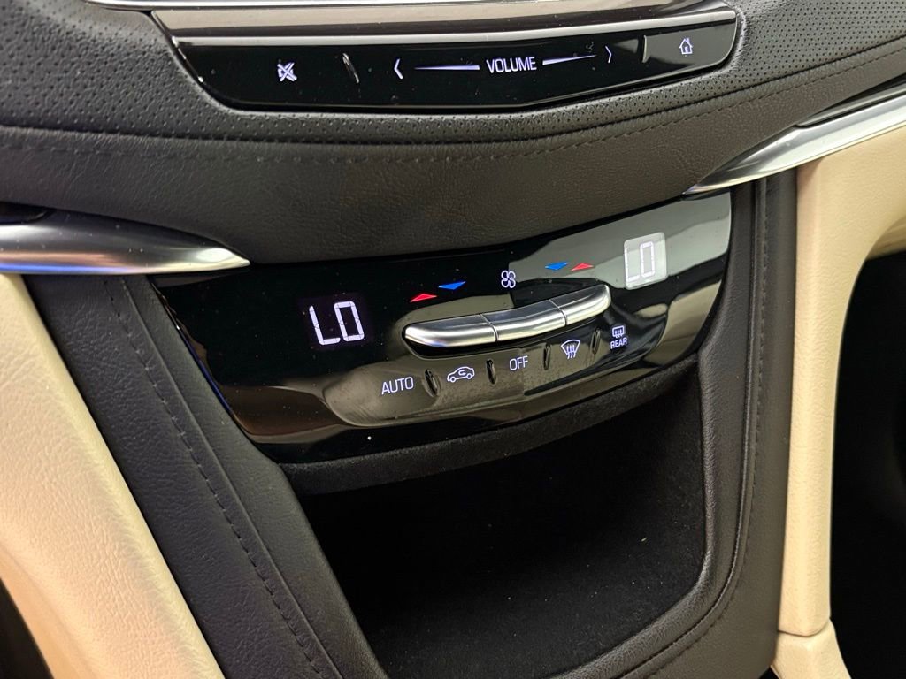 Used 2018 Cadillac XT5 FWD image 26