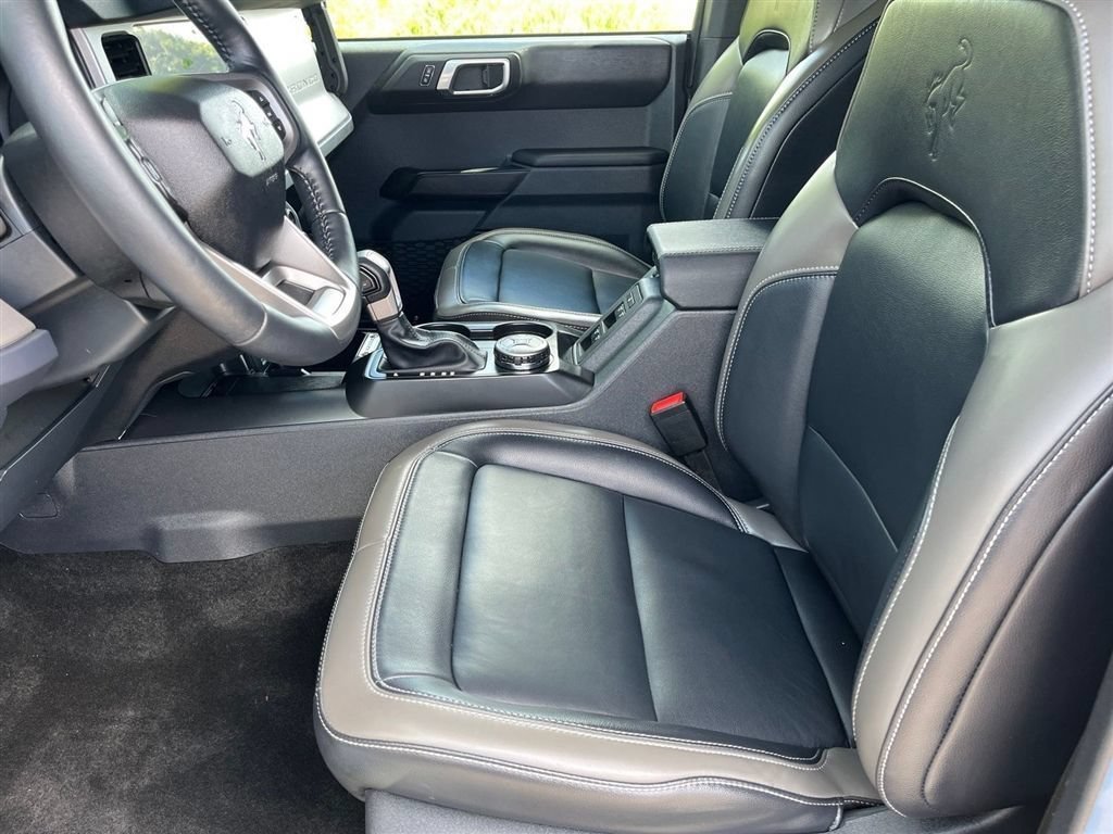Used 2025 Ford Bronco Outer Banks AWD/4WD image 13