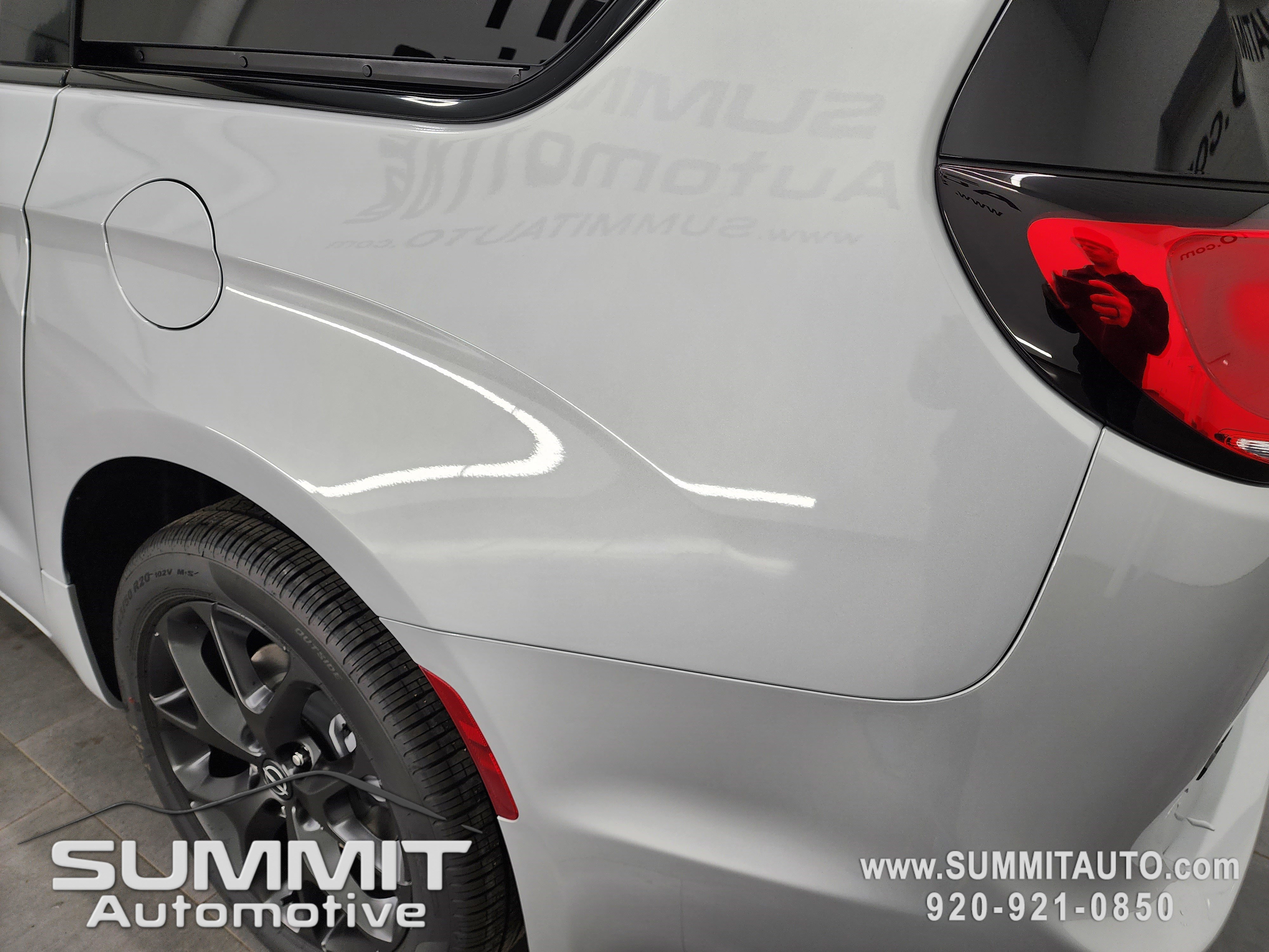 New 2026 Chrysler Pacifica Limited w/ S Appearance Package image 33