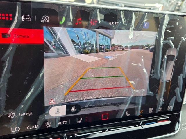 New 2026 Volkswagen Tiguan SE R-Line FWD image 21