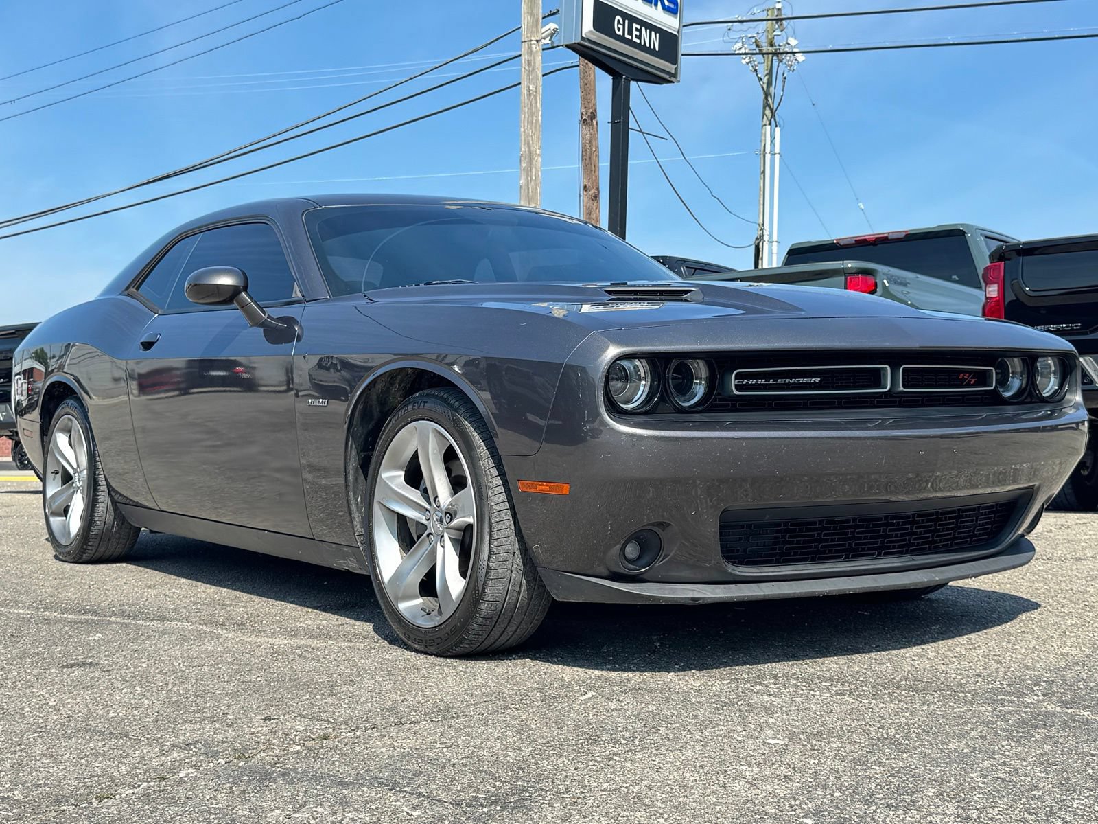 Used 2016 Dodge Challenger R/T RWD image 8