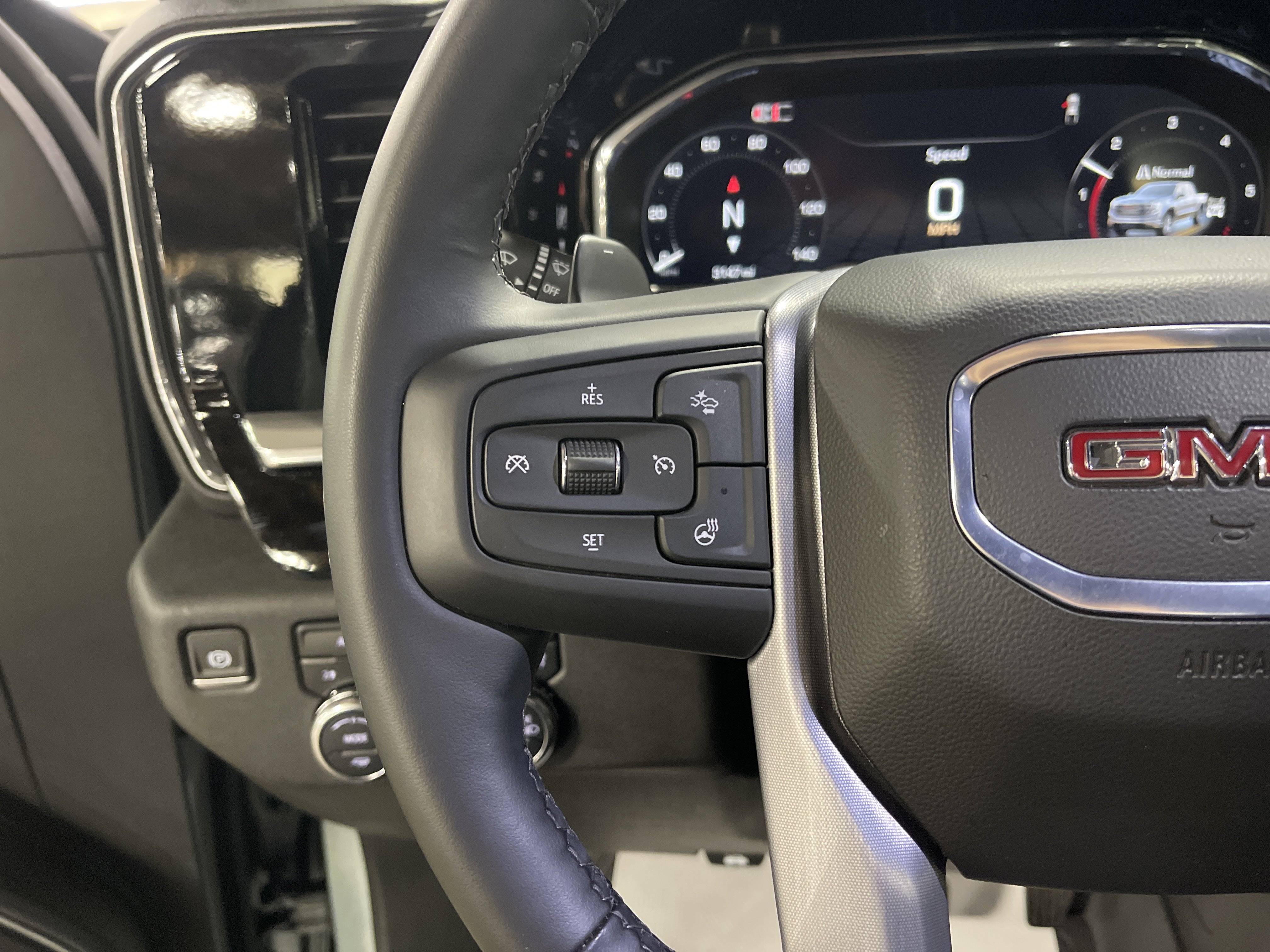 Used 2025 GMC Sierra 1500 Elevation image 18