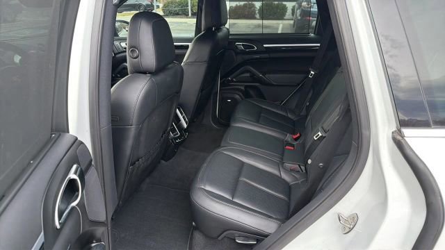 Used 2014 Porsche Cayenne Platinum Edition image 10
