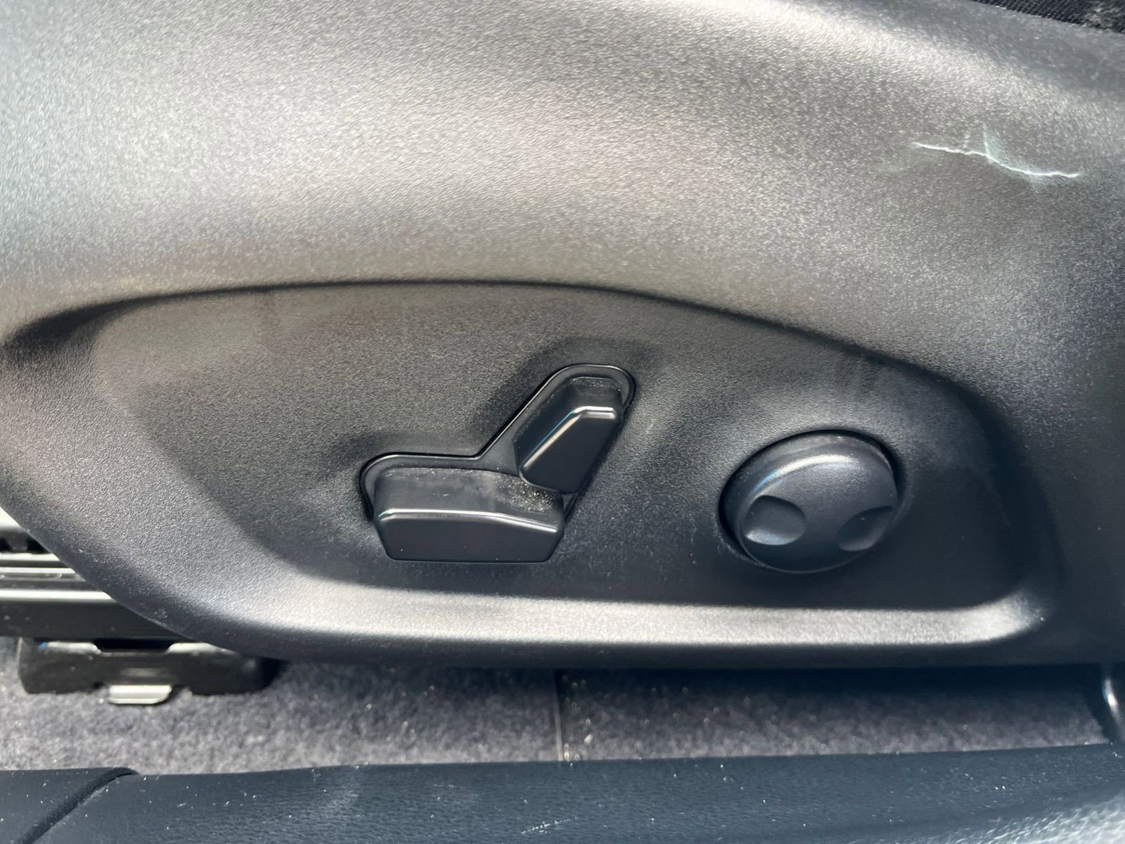 Used 2025 Jeep Compass Limited image 22