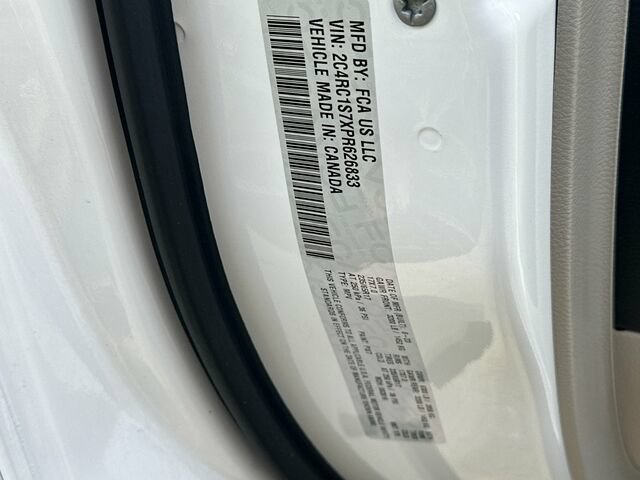 Used 2023 Chrysler Pacifica Limited FWD image 36