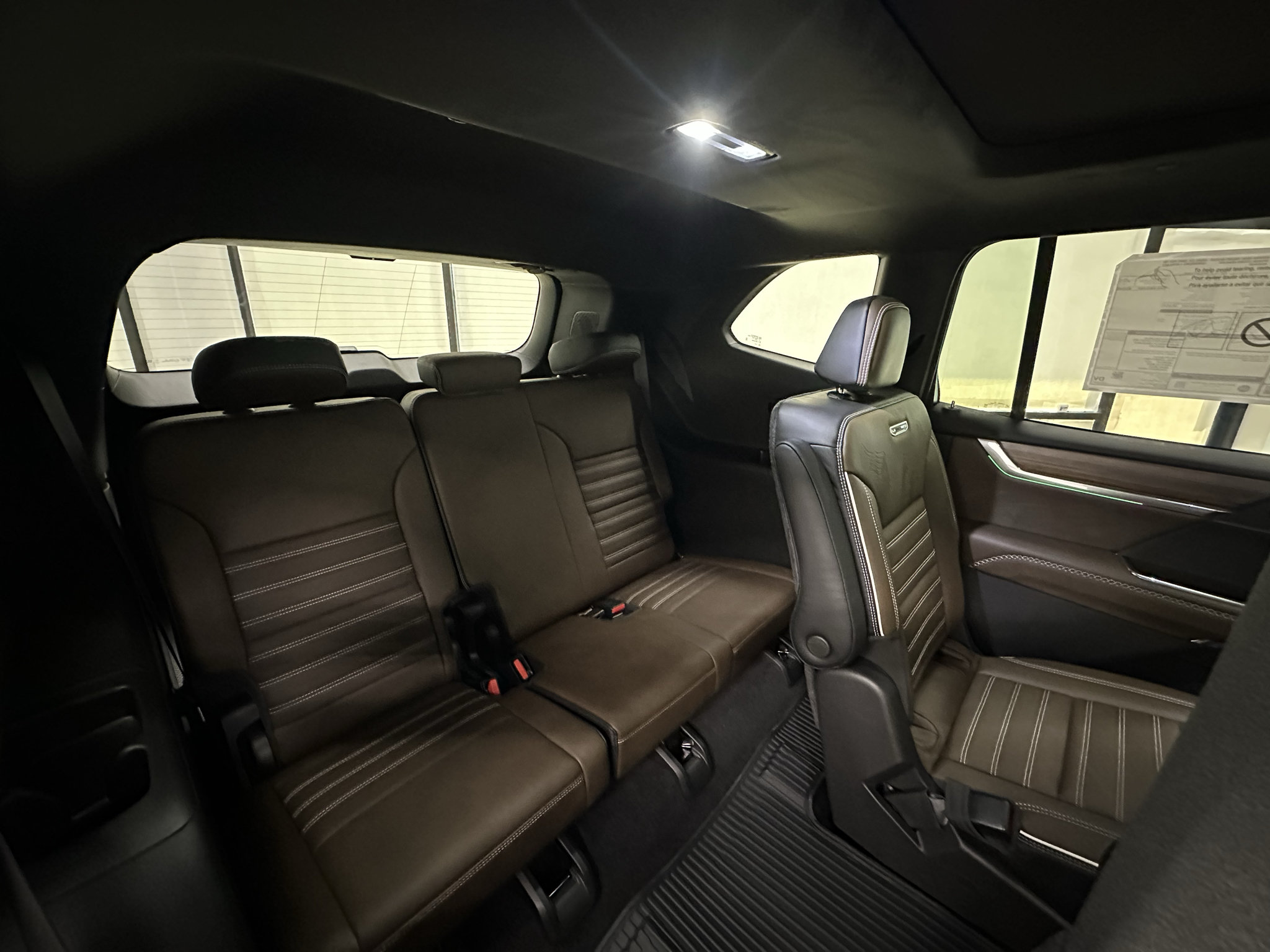 New 2027 GMC Acadia Denali Ultimate w/ LPO, Floor Liner Package AWD/4WD image 21