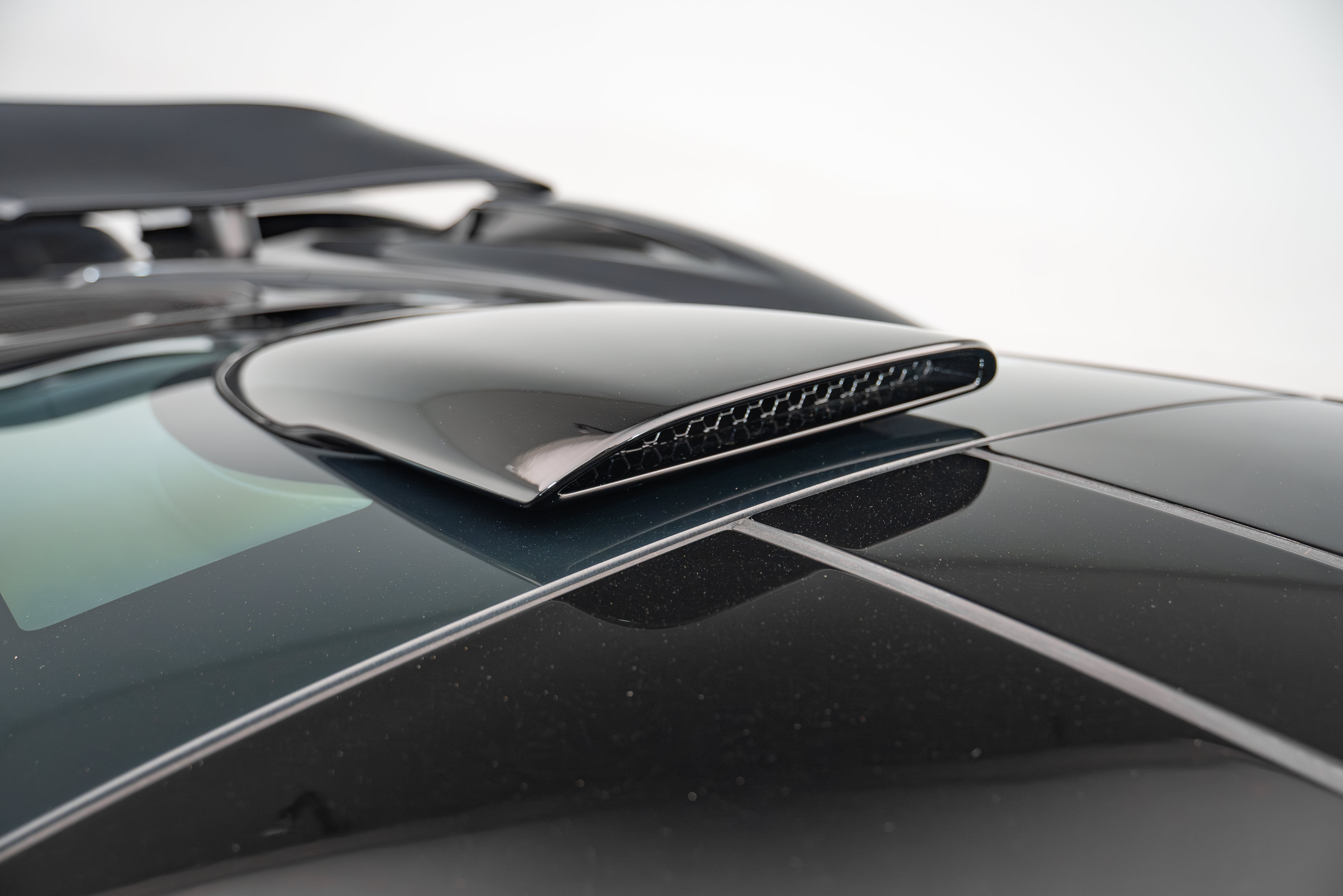 Used 2021 McLaren 720S RWD image 2