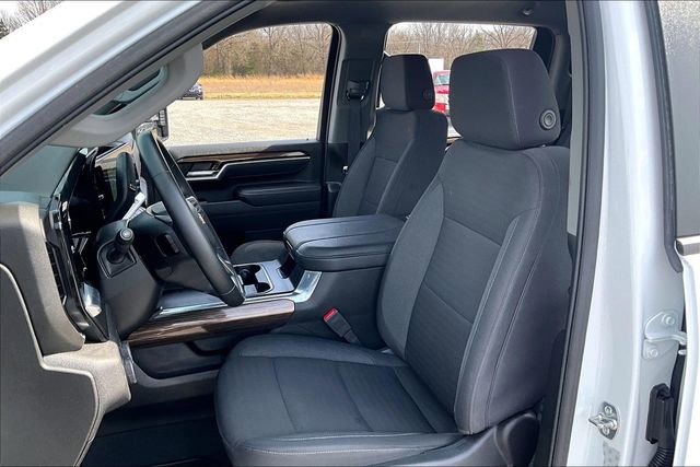 Used 2025 Chevrolet Silverado 2500 LT w/ Convenience Package image 22