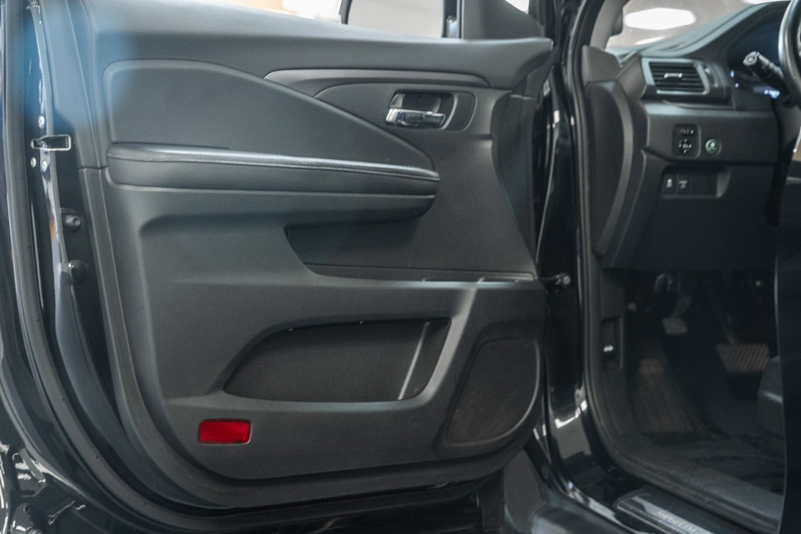 Used 2017 Honda Ridgeline RTL-T image 42