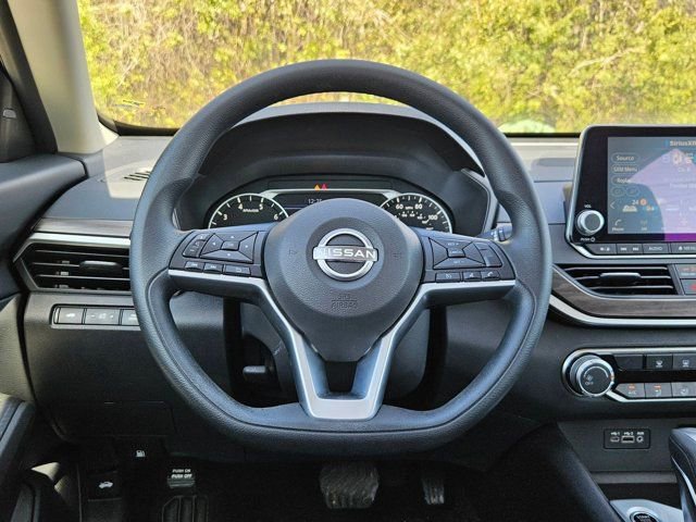 Used 2025 Nissan Altima 2.5 SV image 22