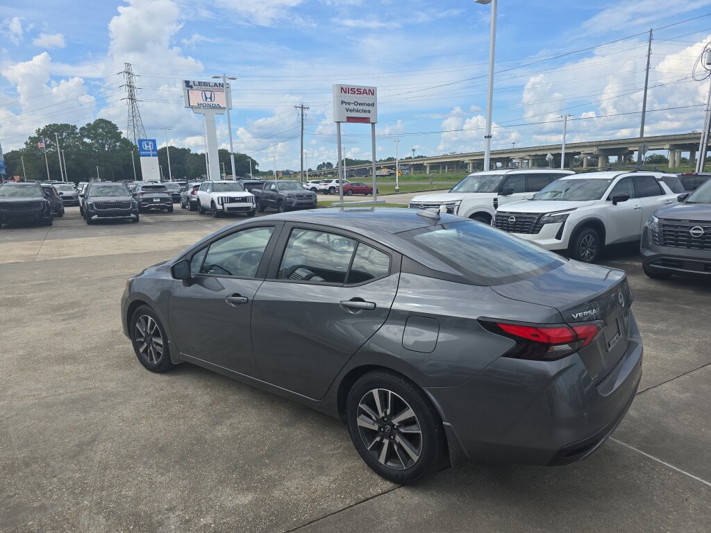 Used 2025 Nissan Versa SV w/ Trunk Package FWD image 4