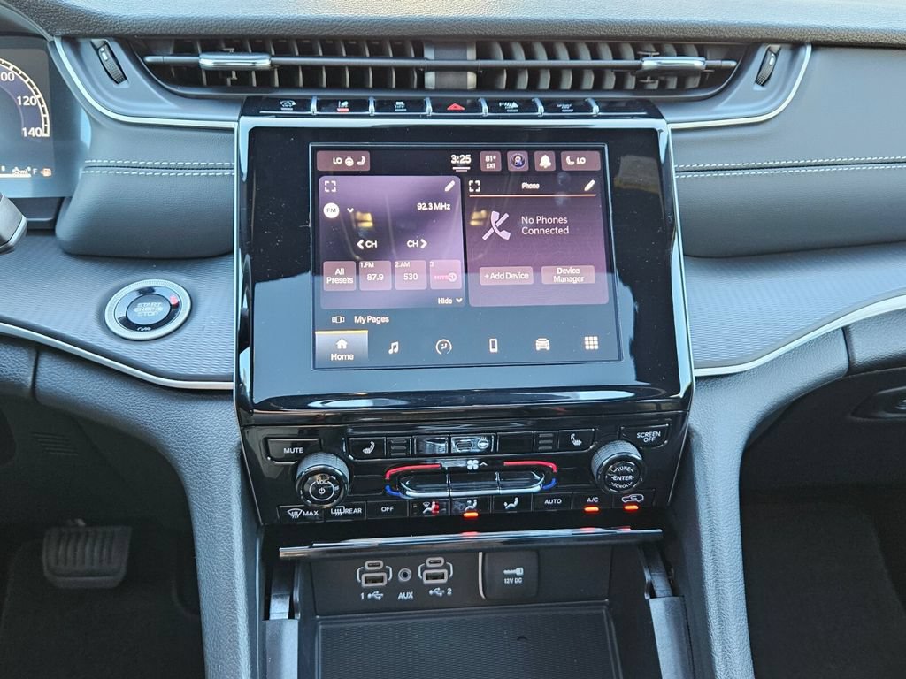 New 2025 Jeep Grand Cherokee Altitude RWD image 18
