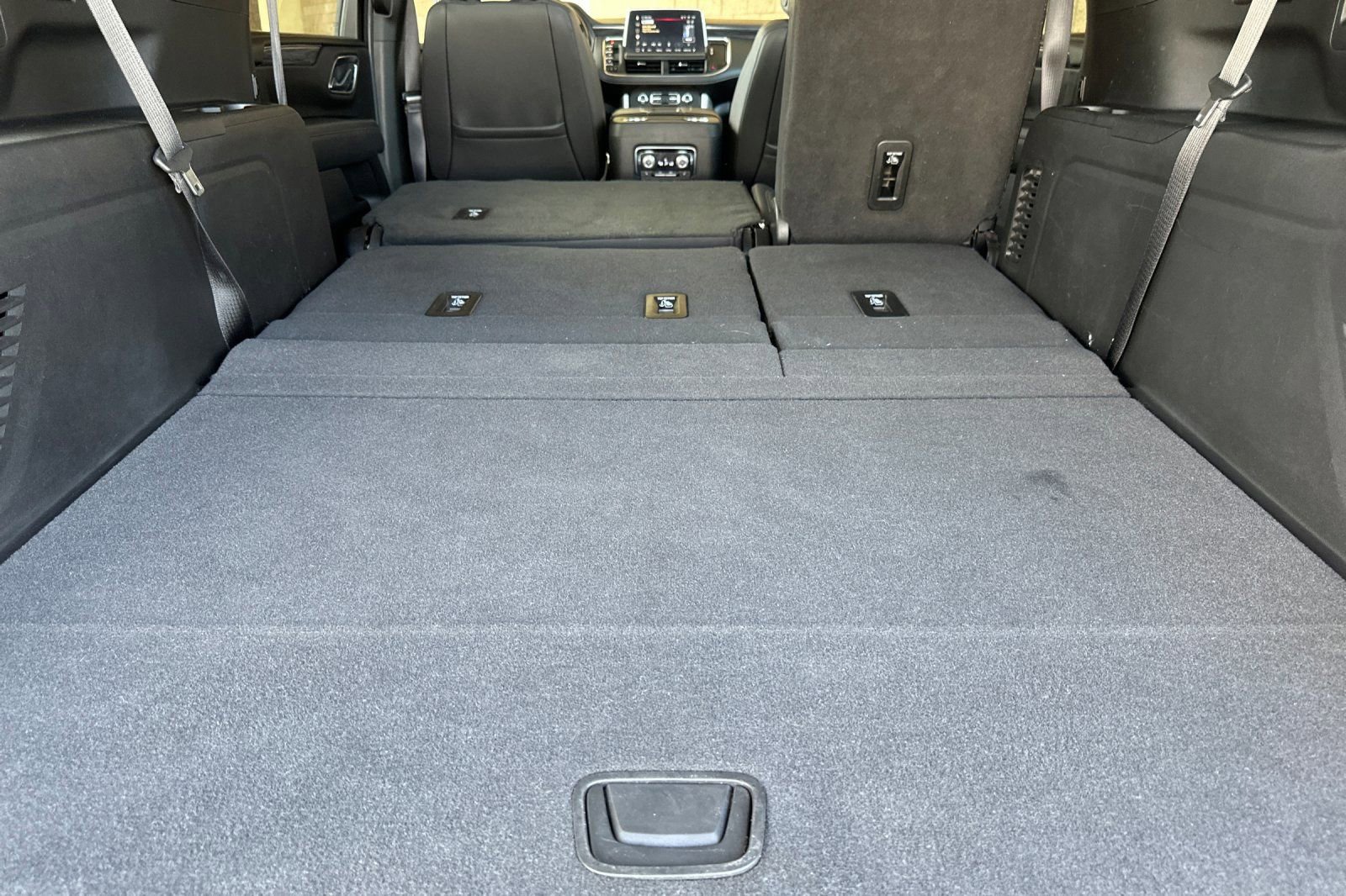 Certified 2023 GMC Yukon XL SLT w/ SLT Premium Package RWD image 17