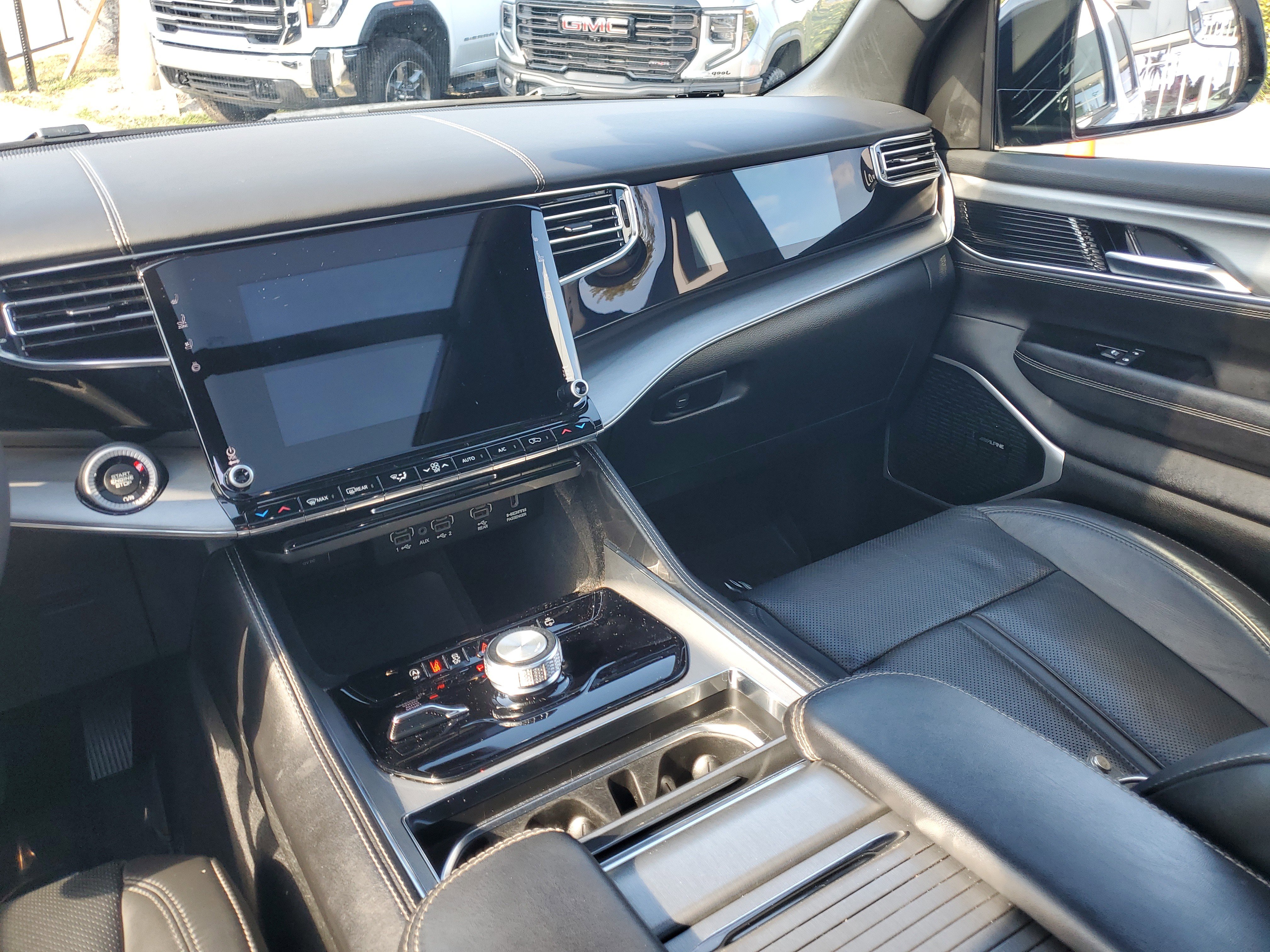 Used 2023 Jeep Wagoneer Series II image 25