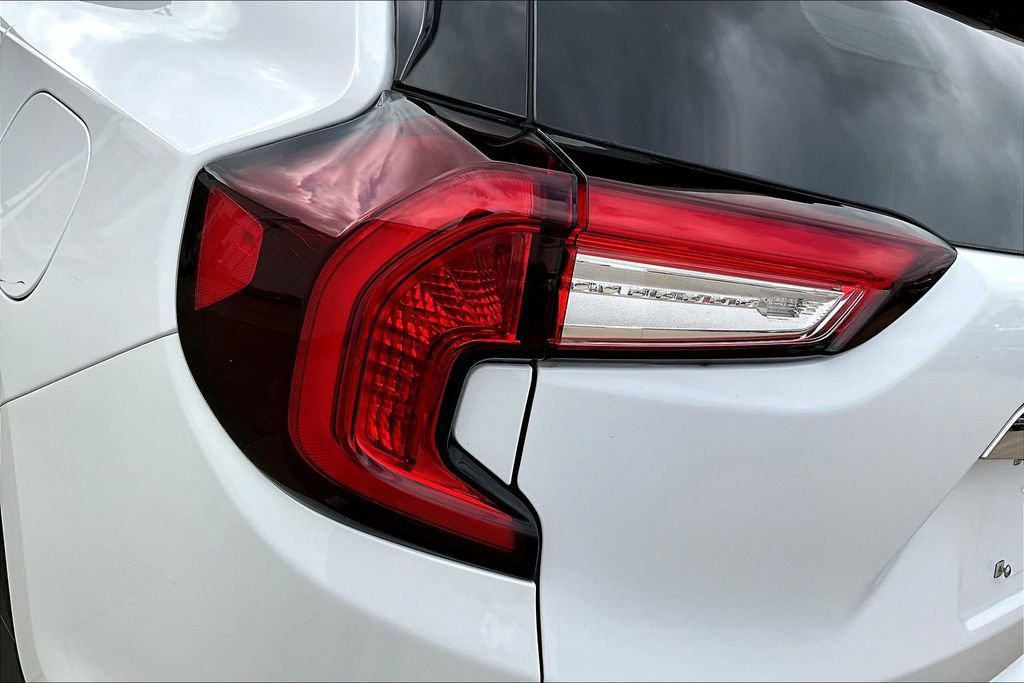 Used 2024 GMC Terrain SLE image 39