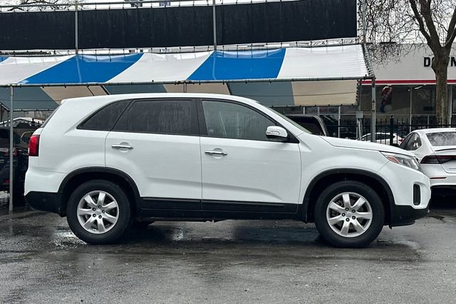Used 2014 Kia Sorento LX image 3
