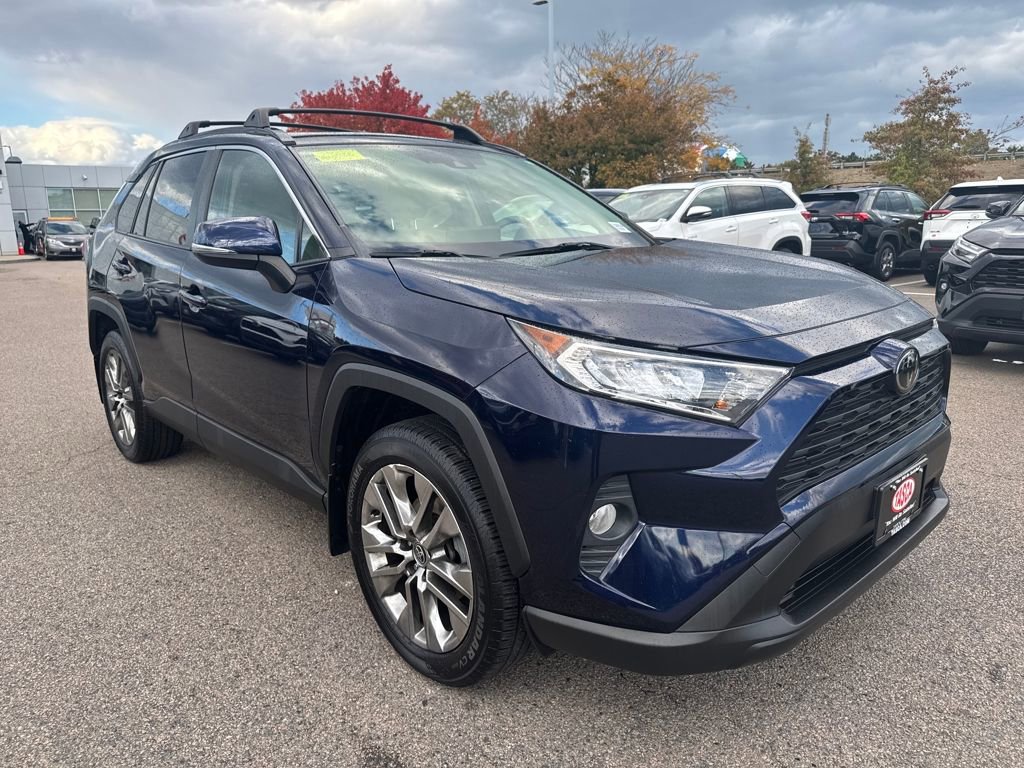 Used 2021 Toyota RAV4 XLE Premium image 9
