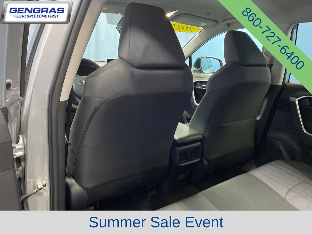 Used 2025 Toyota RAV4 XLE AWD/4WD image 27
