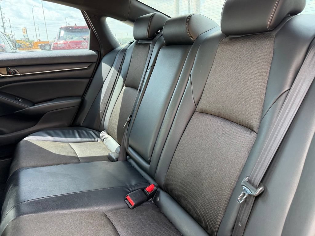 Used 2018 Honda Accord Sport image 11