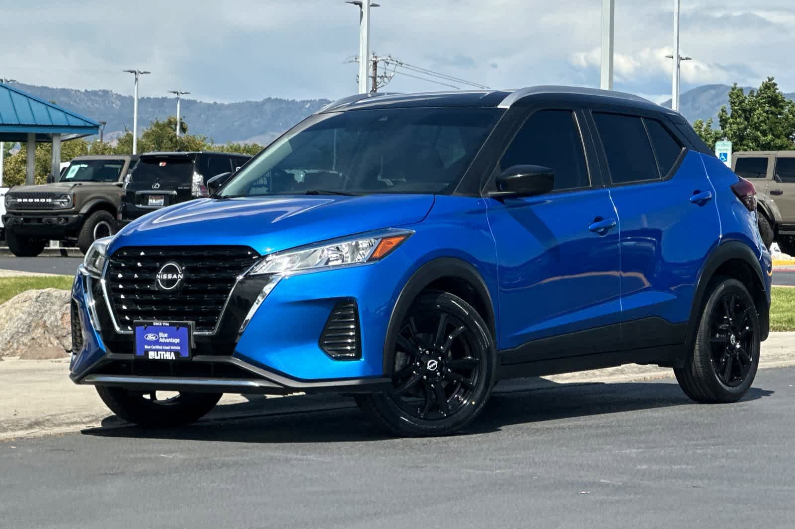 Used 2022 Nissan Kicks SV FWD image 1