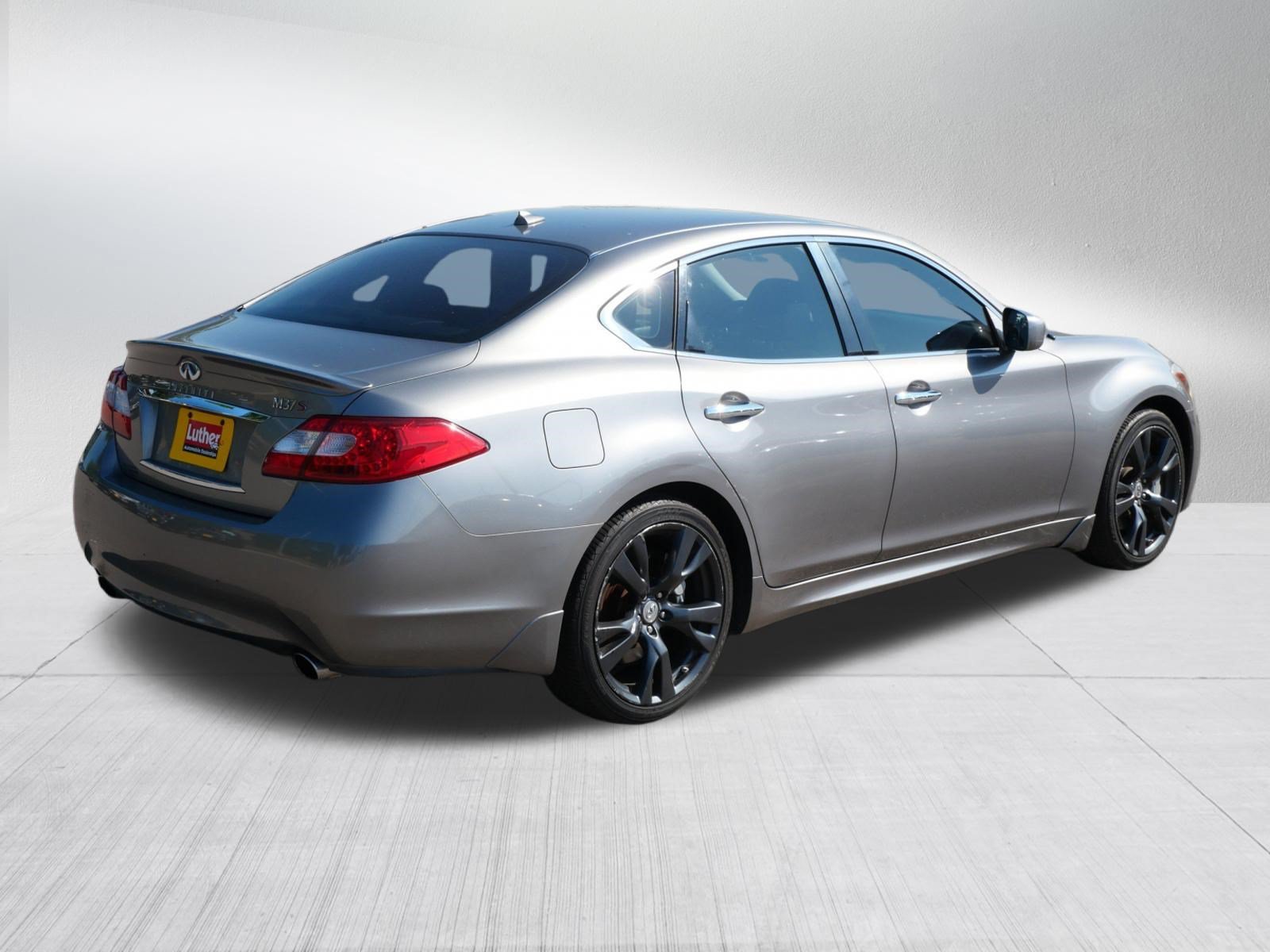 Used 2012 INFINITI M37 w/ Sport Pkg RWD image 7
