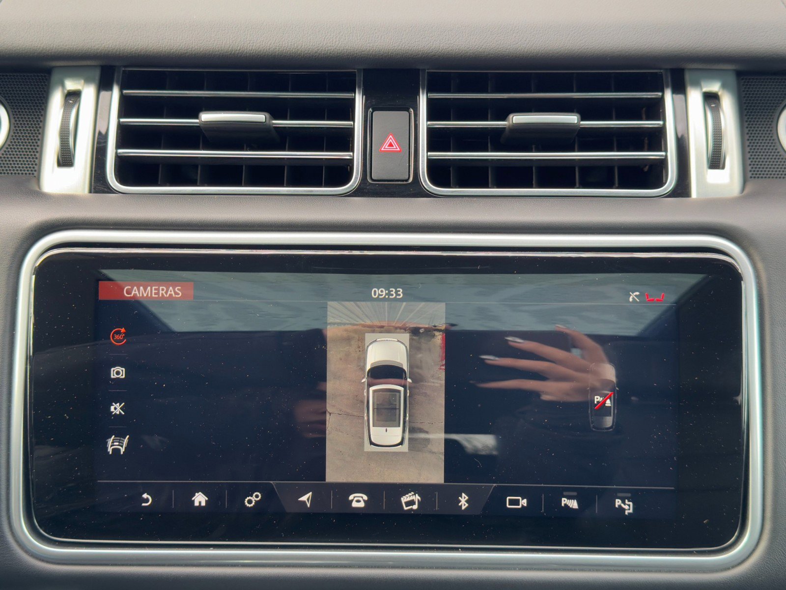 Used 2020 Land Rover Range Rover HSE image 31