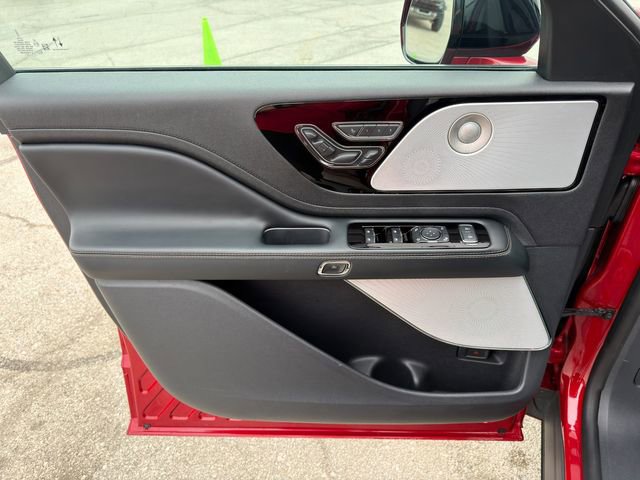 Used 2025 Lincoln Aviator Reserve w/ Equipment Group 201A image 23