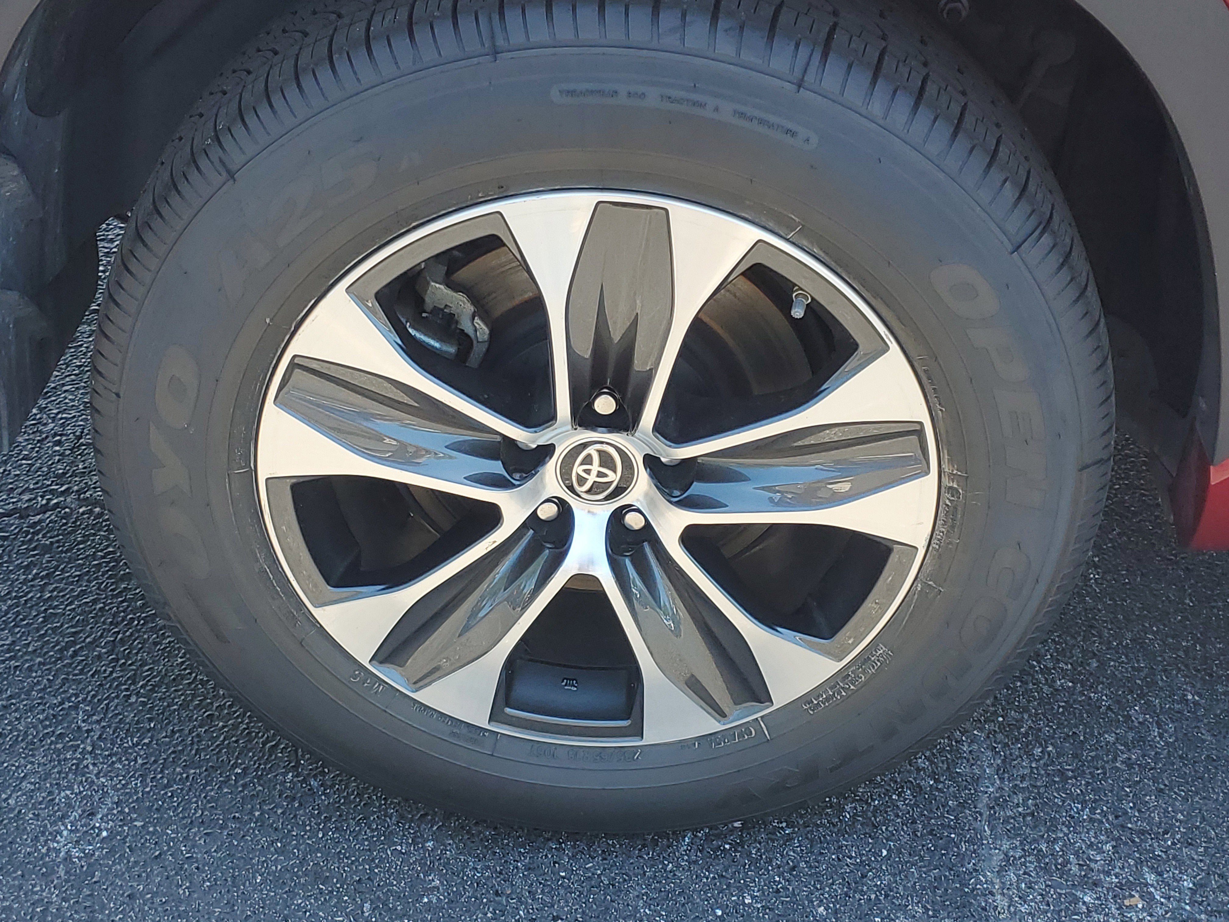 Used 2022 Toyota Highlander XLE FWD image 8
