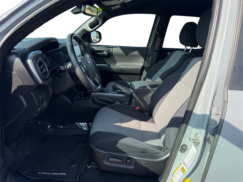 Used 2020 Toyota Tacoma SR5 image 10