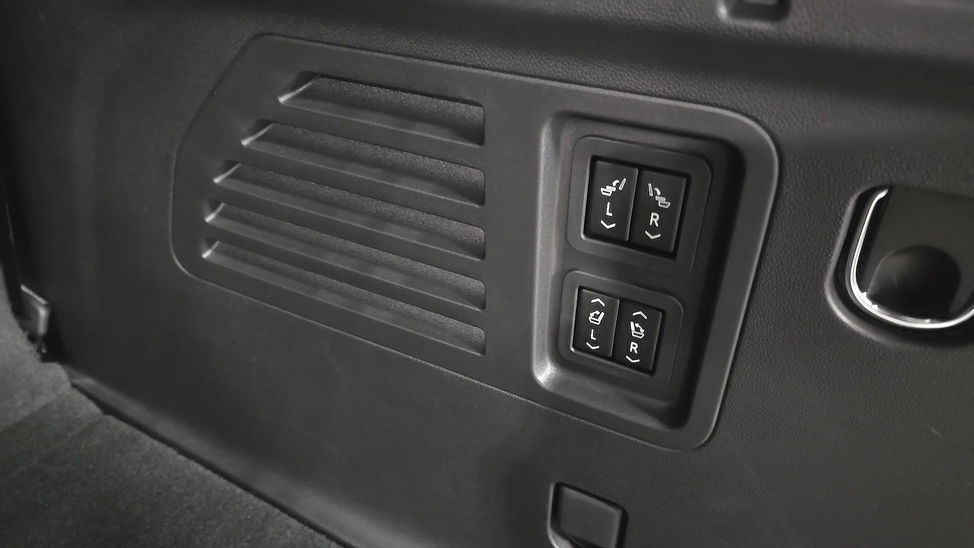 New 2026 Chevrolet Traverse RS w/ LPO, Floor Liner Package image 11