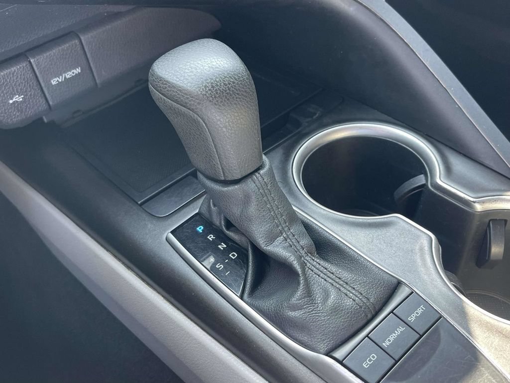 Used 2022 Toyota Camry LE FWD image 32