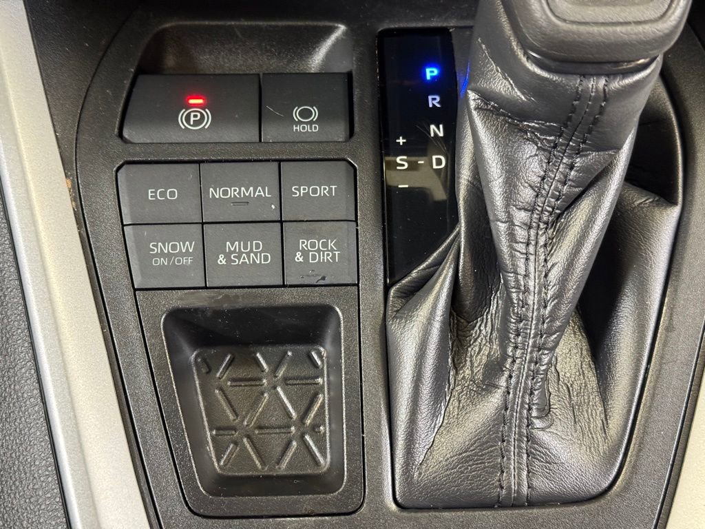 Used 2020 Toyota RAV4 XLE w/ Convenience Package image 34