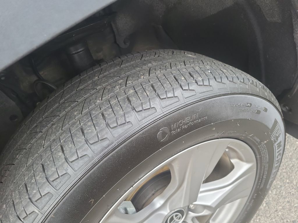 Used 2024 Toyota RAV4 XLE image 27