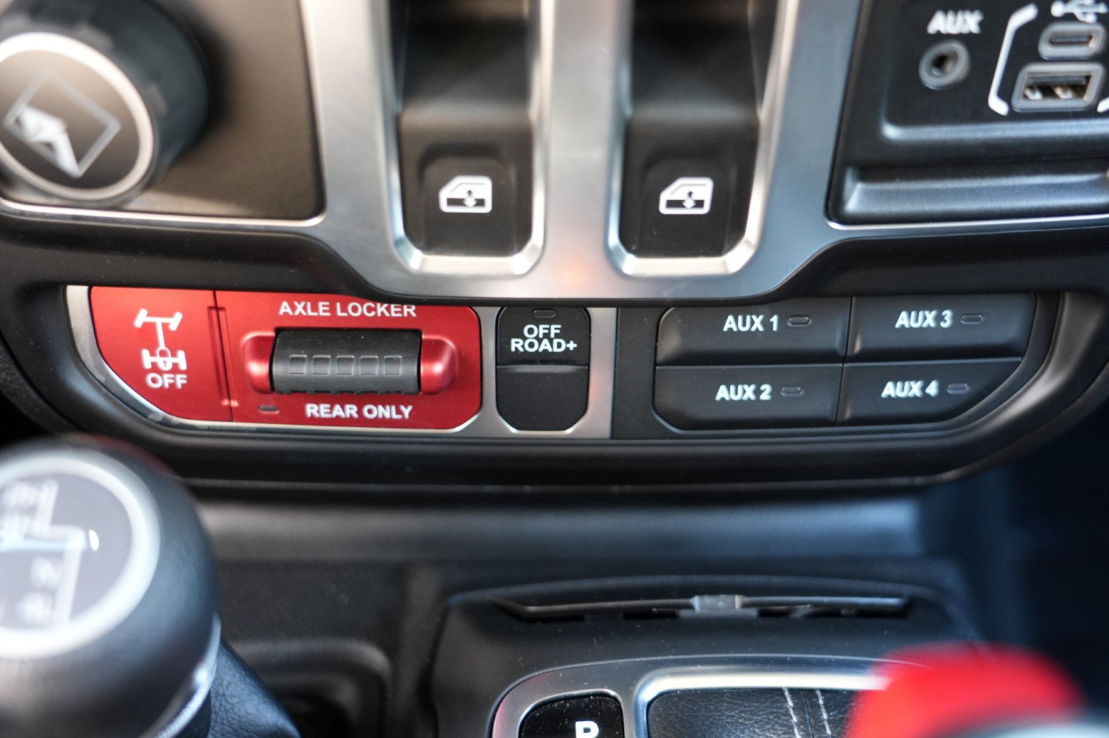 Used 2025 Jeep Wrangler Sport AWD/4WD image 37