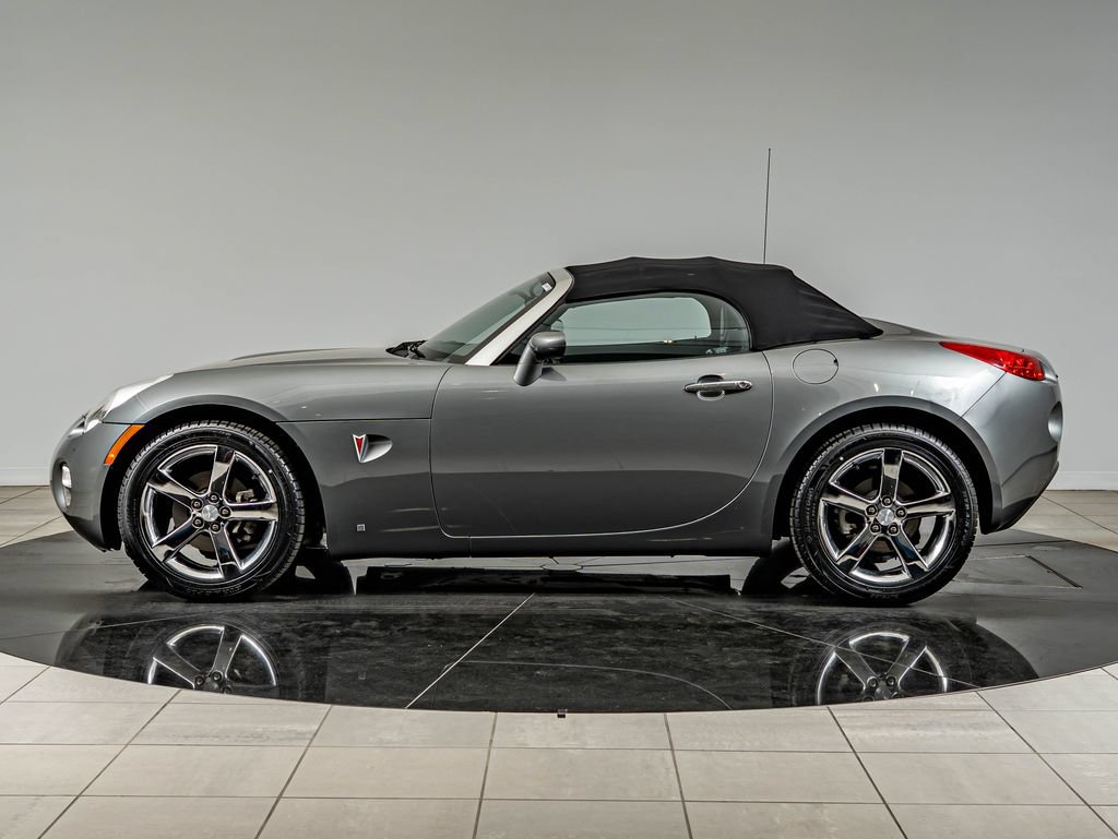 Used 2006 Pontiac Solstice Convertible w/ Premium Package RWD image 9