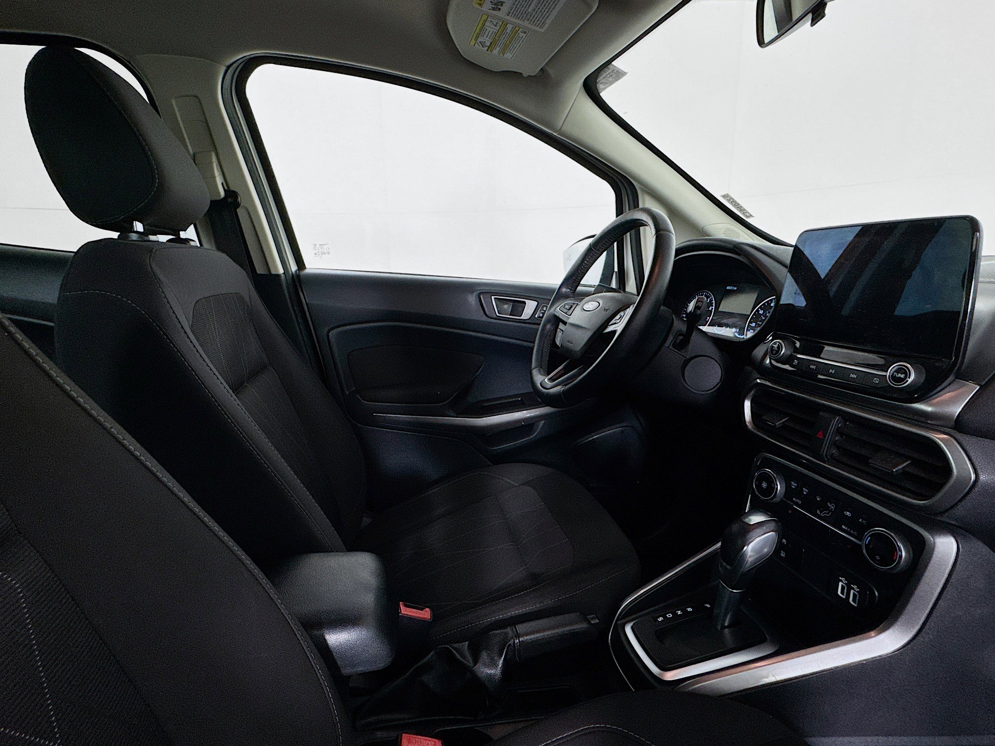 Used 2020 Ford EcoSport SE w/ SE Convenience Package image 28