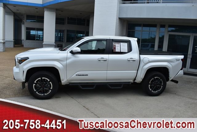 Used 2024 Toyota Tacoma TRD Sport w/ TRD Sport Upgrade Package image 6