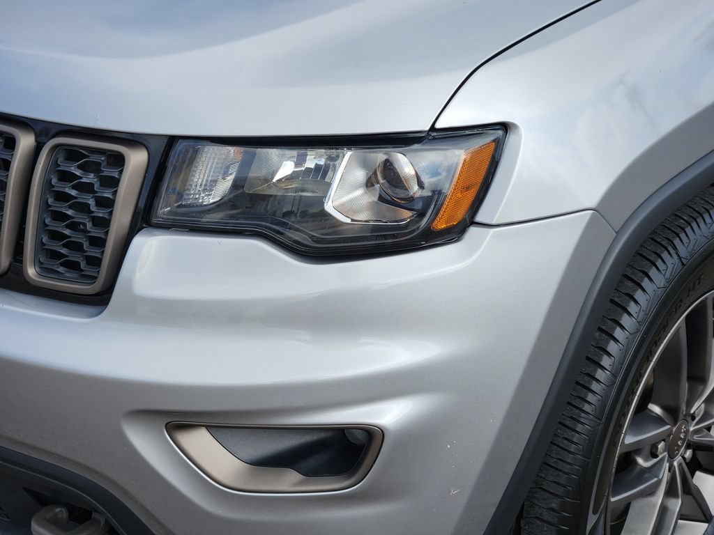 Used 2017 Jeep Grand Cherokee Laredo 75th Anniversary RWD image 8