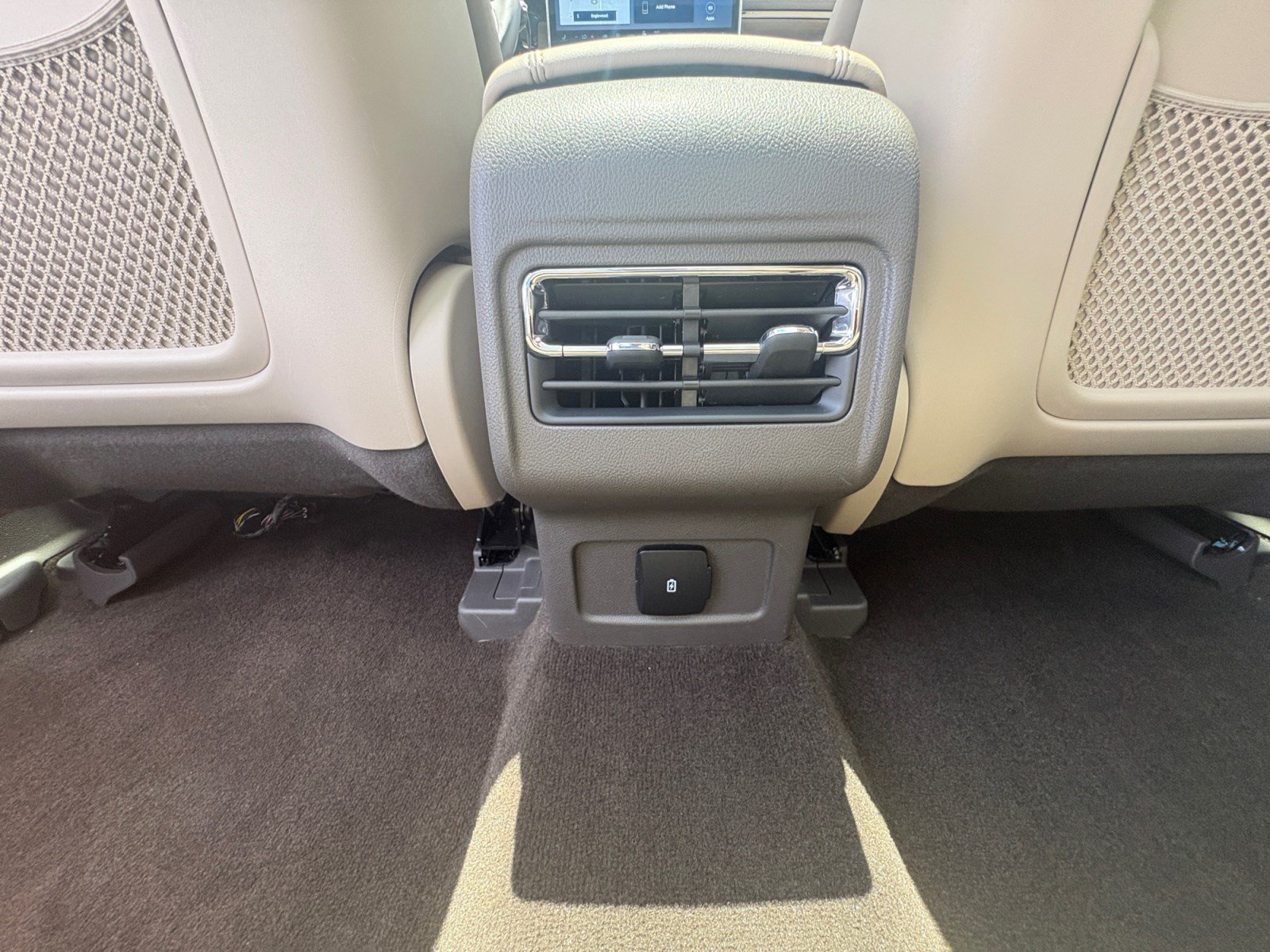 Certified 2024 Lincoln Corsair Grand Touring AWD/4WD image 21