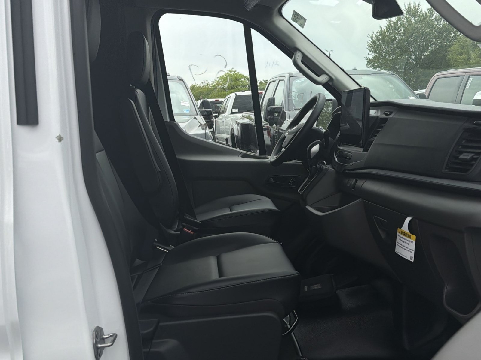 New 2026 Ford Transit 250 148 Medium Roof w/ Load Area Protection Package RWD image 27