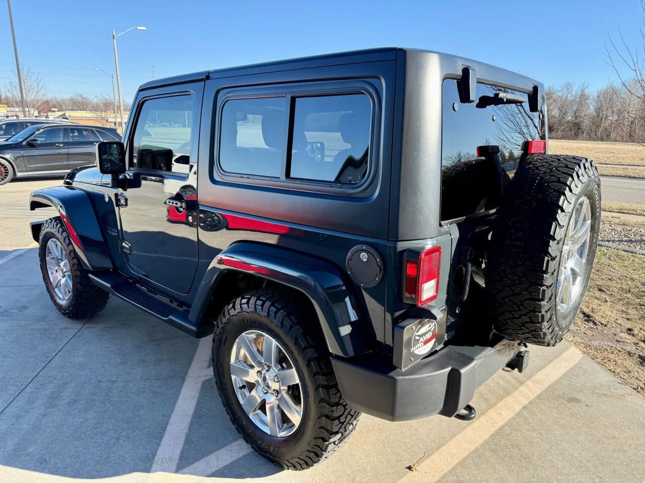 Used 2017 Jeep Wrangler Sahara w/ Connectivity Group image 6