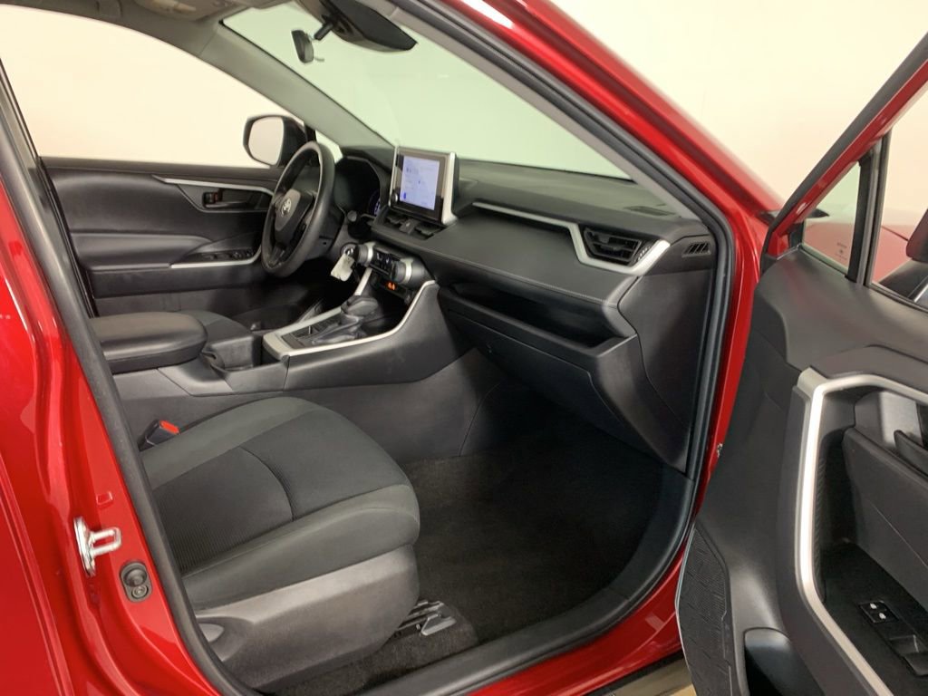 Used 2024 Toyota RAV4 LE image 37
